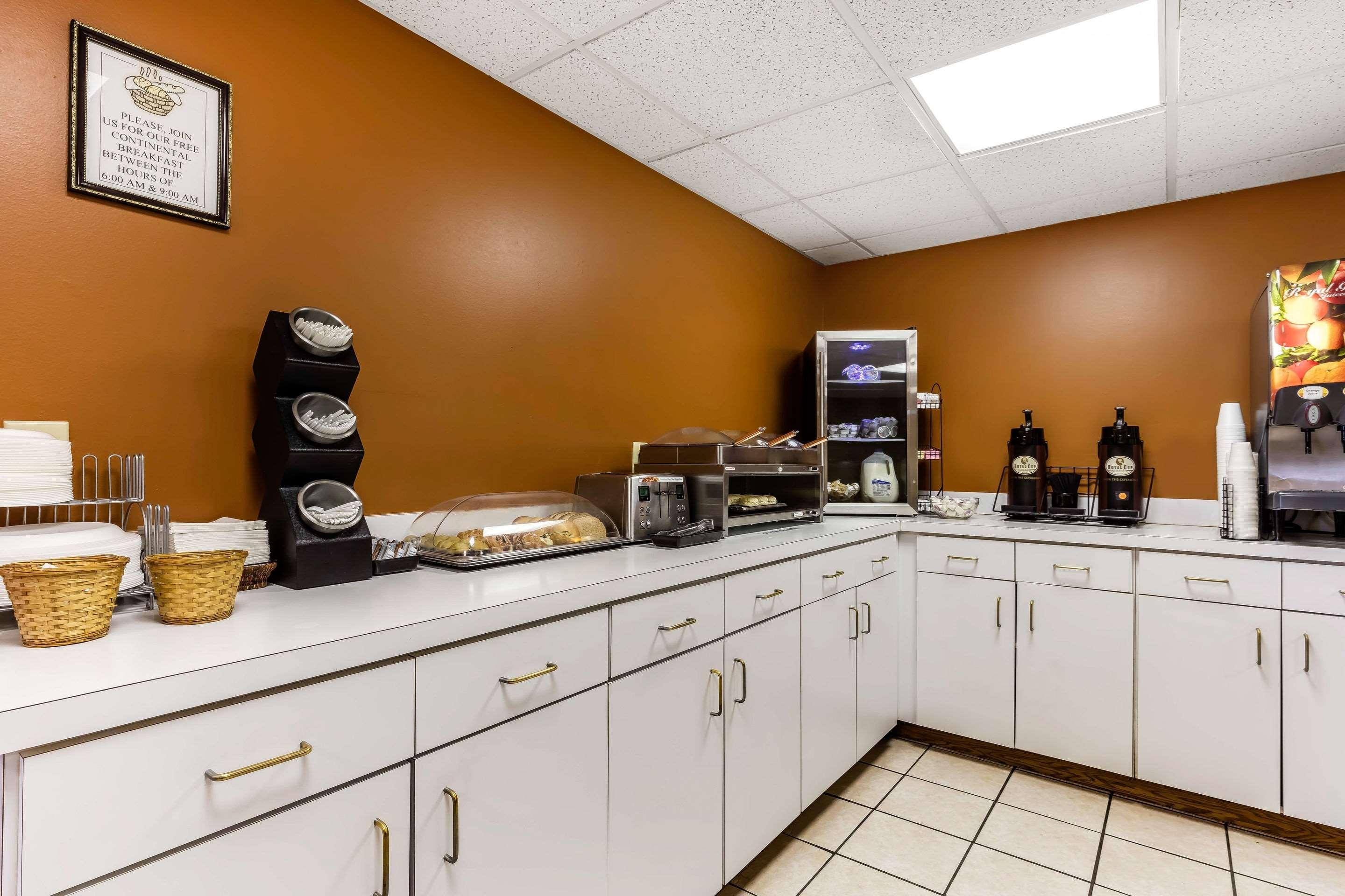 Econo Lodge Inn & Suites ディクソン エクステリア 写真