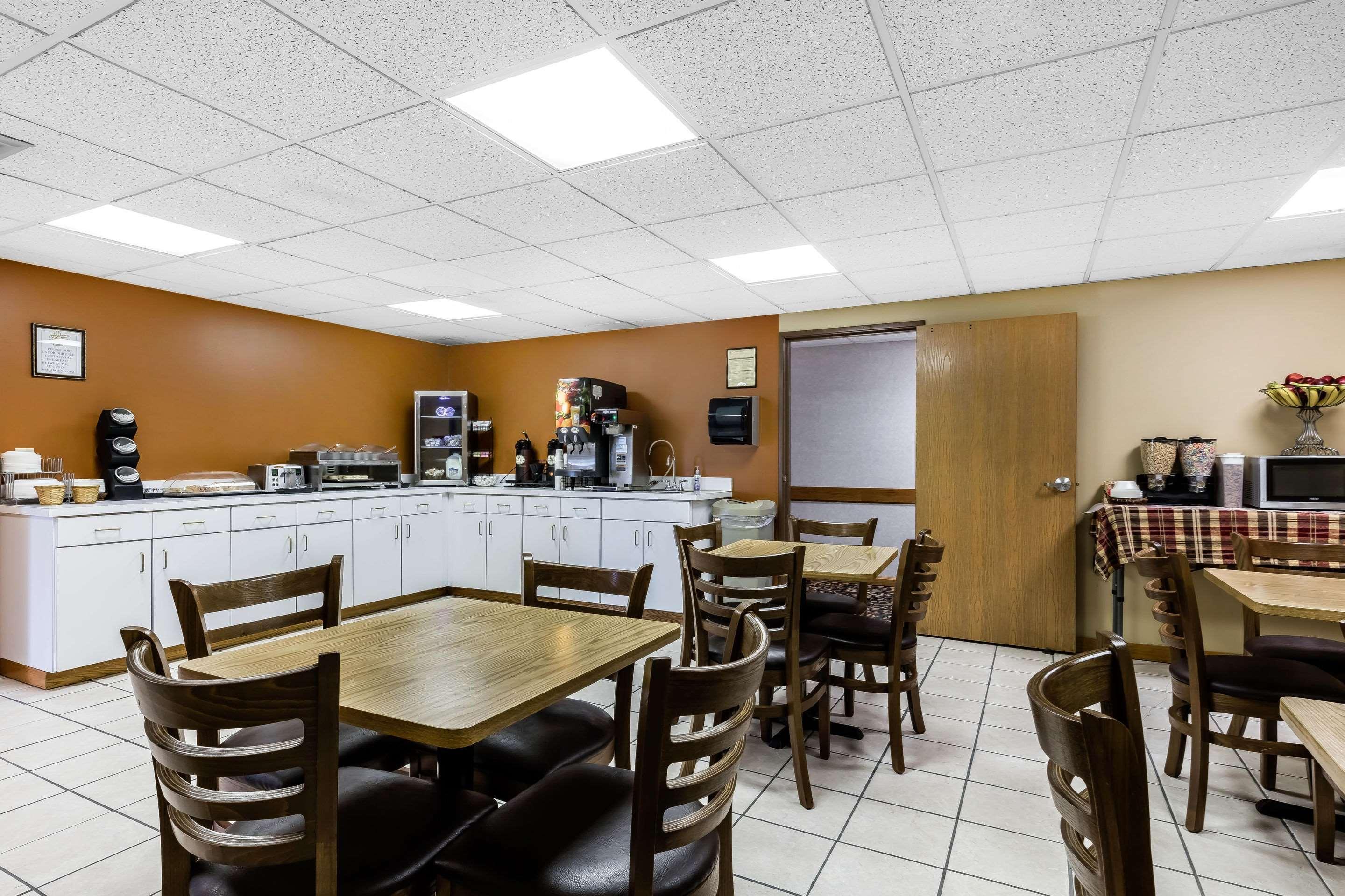 Econo Lodge Inn & Suites ディクソン エクステリア 写真
