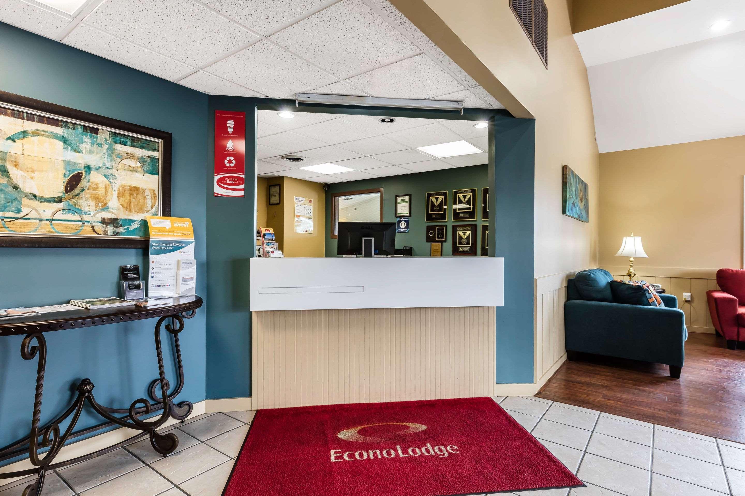 Econo Lodge Inn & Suites ディクソン エクステリア 写真