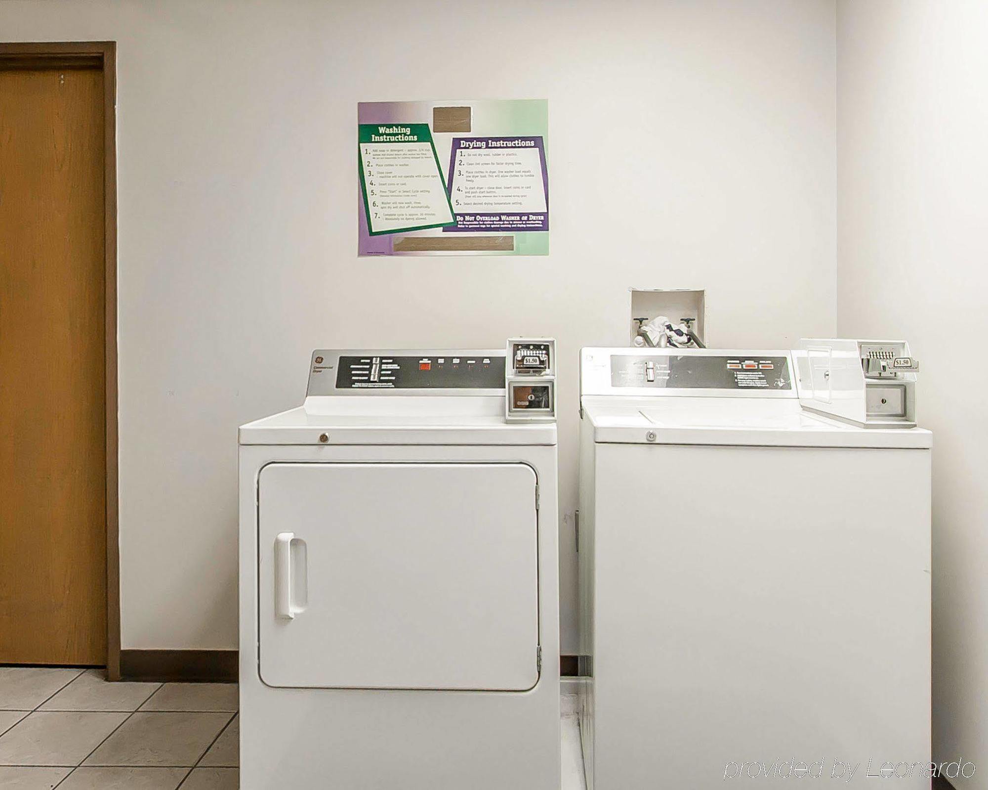 Econo Lodge Inn & Suites ディクソン エクステリア 写真